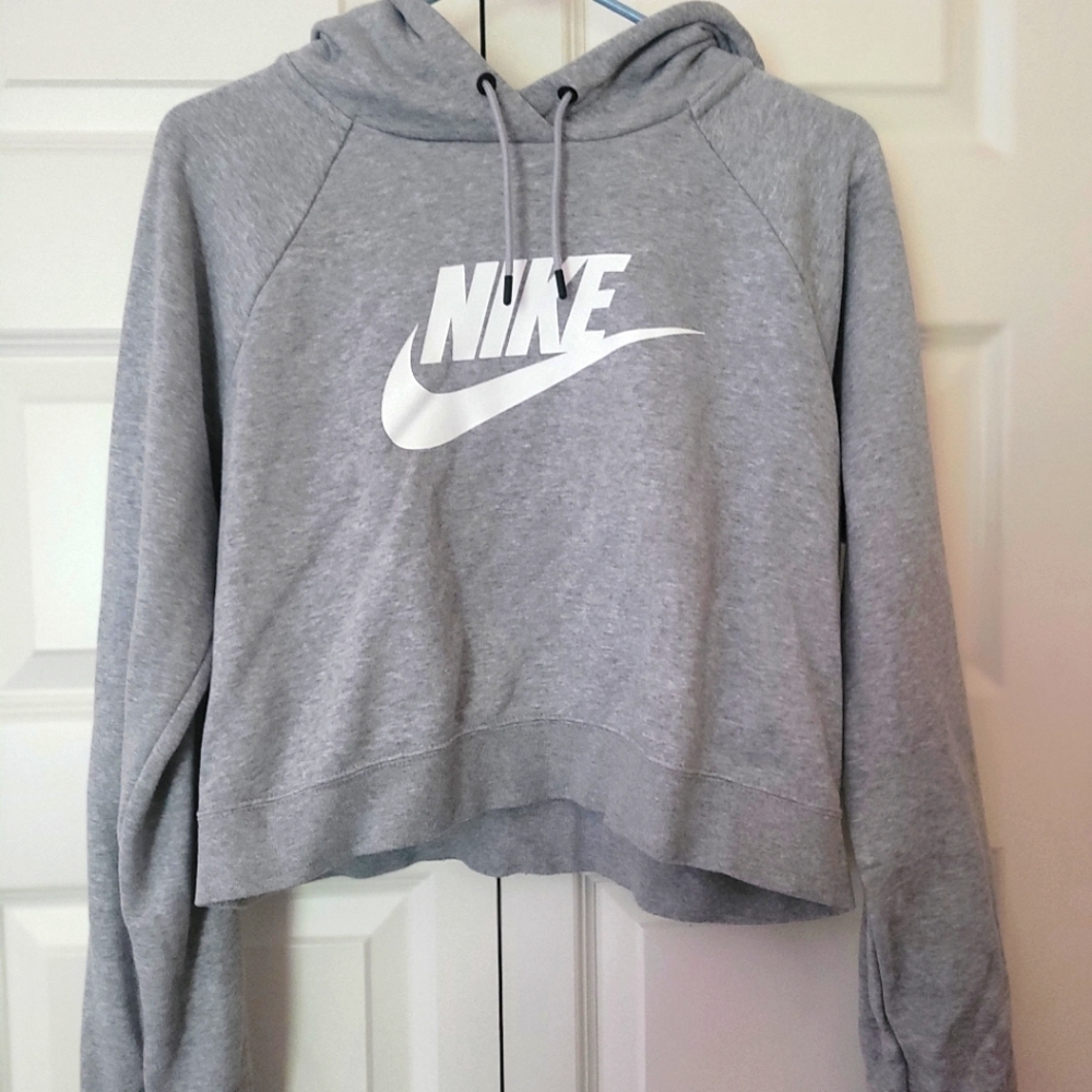 Nike crop